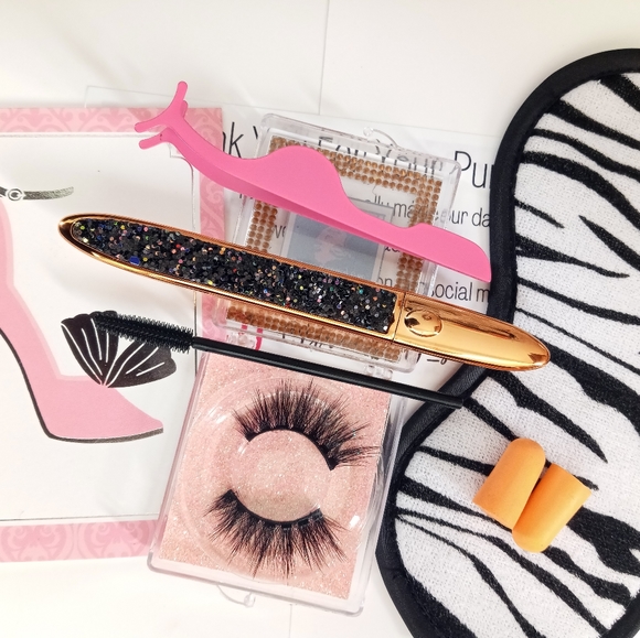 Mink "Kinky" Lash Bundle - Picture 12 of 15